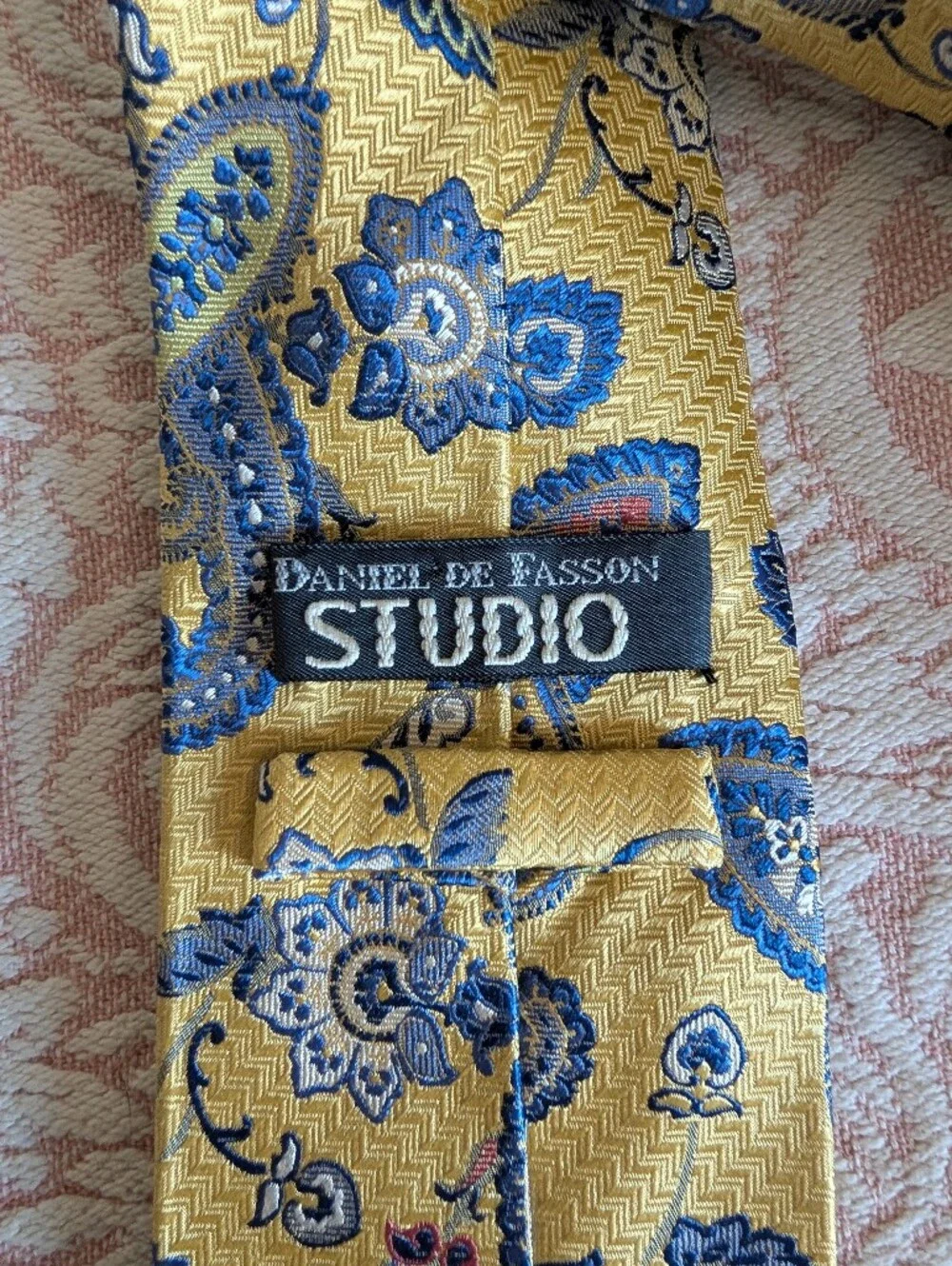 Gold Paisley Men's Silk Tie